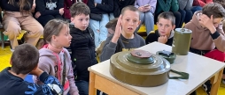 Поліцейські Вінниччини провели для школярів тренінг з мінної безпеки