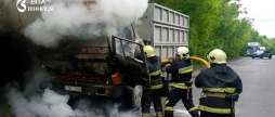 Пожежі на Вінниччині палаюча вантажівка із зерном та вогонь у будинку