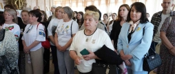 Позивні синів на полотні у Вінницькій філармонії відбувся щемливий захід до Дня матері