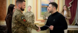 Президент України вручив сертифікат на житло нацгвардійцю з Вінниччини