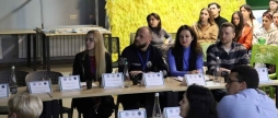 Протидія домашньому насильству: у Вінниці поліцейські взяли участь у «круглому столі»