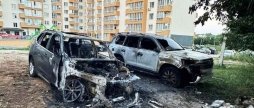 Приїхали з Дніпра у Вінницю, щоб спалити тут два позашляховики