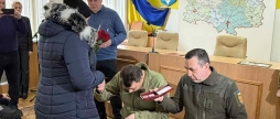 Рідні Героя з Хмільницької громади отримали посмертну нагороду воїна
