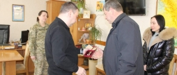Рідні захисника з Могилів-Подільського району отримали його посмертну нагороду