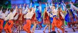Сльози радості та 42 роки історії у Вінниці прогримів благодійний марафон на честь народження «Барвінку»