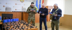 Стрижавська громада передала 20 FPV-дронів для воїна-земляка