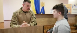 Студентам чергового вишу Вінниці презентували курс підготовки до національного спротиву