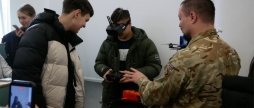 Студентам вінницького медуніверситету презентували курс підготовки до нацспротиву