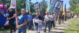 Теплицька громада прощалась з 32-річним воїном-кулеметником 