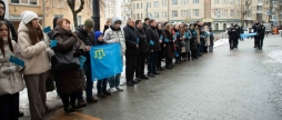 У День спротиву окупації Криму у Вінниці підняли кримськотатарський прапор