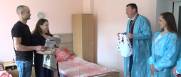 У День вишиванки двоє новонароджених вінничан отримали свій перший національний одяг
