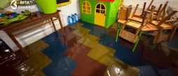 У Калинівці рятувальники відкачували воду з дитсадка та приватного домоволодіння