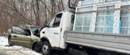 У Хмільницькому районі водійка Daewoo протаранила ГАЗ завантажений склопакетами