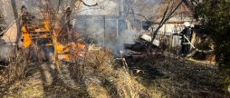 У Крижополі рятувальників викликали на пожежу господарчої будівлі