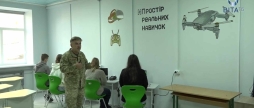 У Літинській громаді старшокласників вчать управляти дронами