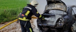 У Літинській громаді вщент згорів автомобіль