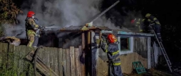 У Шаргороді горів житловий будинок, а у Немирівській громаді - авто