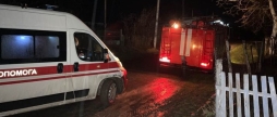 У Студенянській громаді "швидка" з чотиримісячною дитиною застрягла в багнюці
