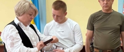 У Теплику син загиблого воїна отримав батьківську нагороду