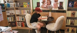 У центрі Вінниці відкрили флагманську книгарню «Книголенд»