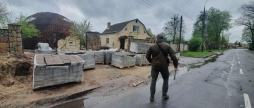 У Вінниці громадянка влаштувала на вулиці самовільний “склад будматеріалів” 
