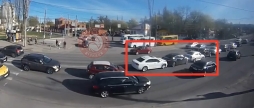 У Вінниці на вулиці Пирогова сталася аварія за участю чотирьох автівок