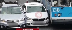У Вінниці таксист протаранив тролейбус та легковик