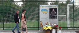 У Вінниці батьки бойового медика у пам’ять про сина побудували футбольне поле