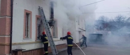 У Вінниці ліквідували пожежу в триповерховій будівлі на вул. Стуса.