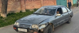 У Вінниці п'яний водій Ford Sierra не дотримався інтервалу та в'їхав у чуже авто