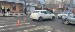 У Вінниці під колеса Nissan Leaf потрапила жителька Жмеринського району