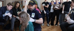 У Вінниці підлітки опановують навички першої домедичної допомоги