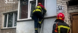 У Вінниці рятувальники допомогли літній жінці, яка не могла самостійно відчинити двері
