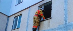 У Вінниці рятувальники “штурмували” квартиру через вікно, щоб врятувати 85-річну жінку