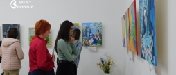 У Вінниці відкрили виставку «Жінки про жінок» — 23 роботи про видатних українок