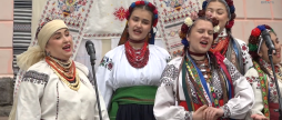 У Всесвітній день вишиванки у Вінниці провели флешмоб "Я люблю ЗСУ"