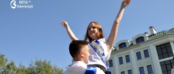 У Жмеринці через спеку навіть перенесли початок випускного вечора 