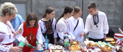 Учні вінницького ліцею №8 влаштували благодійний ярмарок
