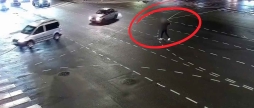 В об'єктив камер відеоспостереження Вінниці потрапив неадекватний пішохід