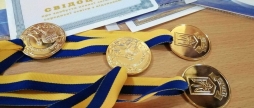 В українських школах більше не буде золотих та срібних медалей