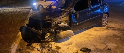 Вінничанин за кермом Renault не впорався з керуванням та влетів у Skoda