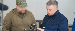 Вінницька громада передала 60 FPV-дронів для бійців штурмової бригади