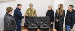 Вінницька громада передала бійцям прикордонного загону дрони та тепловізори