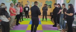 Вінницькі патрульні навчали жінок оборонятись від кривдників 