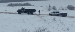 Вінницькі рятувальники допомогли водію, який не міг подолати крутий схил