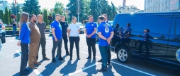 Вінничани передали авто Координаційному штабу з питань поводження з військовополоненими
