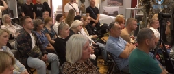 Вінничани вшанували пам’ять льотчика-штурмана вертольота Дениса Бадіку