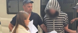 Вінничанину, який обгорнувся російським триколором, повідомили про підозру