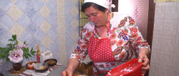 Вінницька господиня спекла паски до Великодня та передасть їх українським захисникам