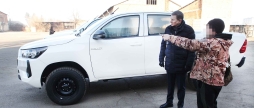 Вінницька громада та Гумштаб передали п’ять пікапів для воїнів 59 ОМБр